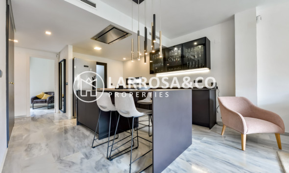 Resale - Apartment - Villajoyosa - La Cala