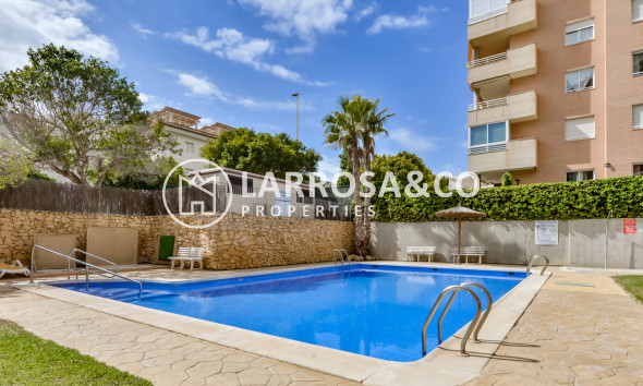 Resale - Apartment - Villajoyosa - La Cala
