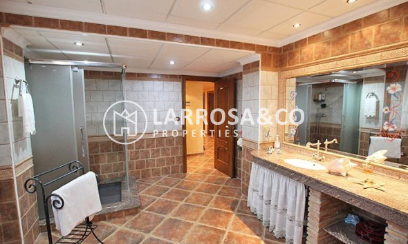 Reventa - Chalet - Formentera del Segura - C- Cooperativa