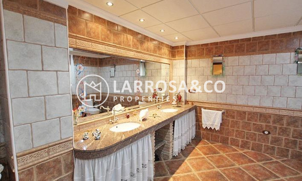 Reventa - Chalet - Formentera del Segura - C- Cooperativa