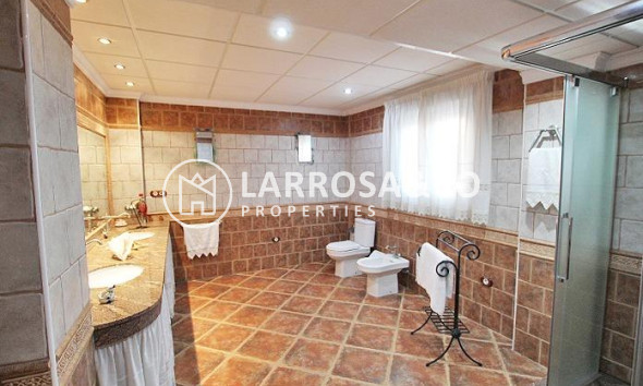 Reventa - Chalet - Formentera del Segura - C- Cooperativa