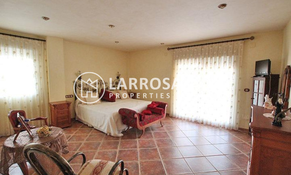 Reventa - Chalet - Formentera del Segura - C- Cooperativa