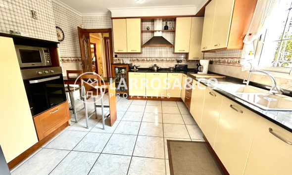 Resale - Detached House/Villa - La Mata - Costa Blanca