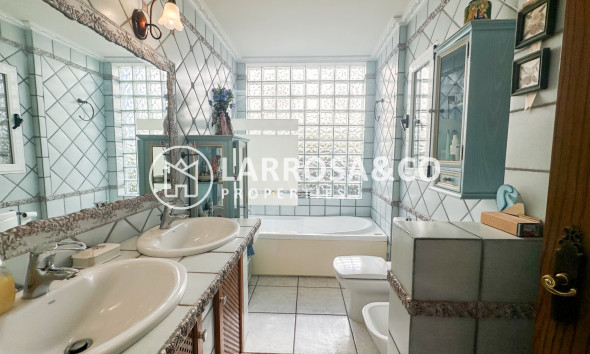 Resale - Detached House/Villa - La Mata - Costa Blanca