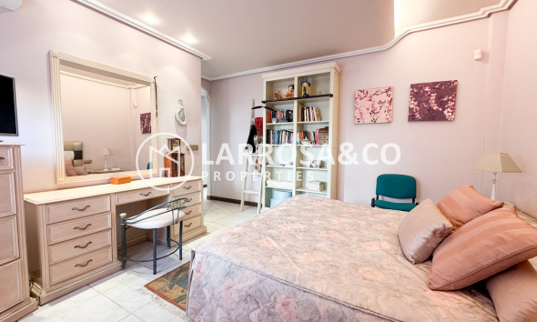 Resale - Detached House/Villa - La Mata - Costa Blanca