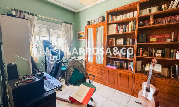 Resale - Detached House/Villa - La Mata - Costa Blanca