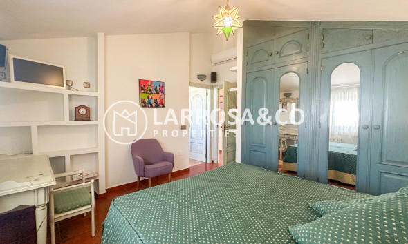 Resale - Detached House/Villa - La Mata - Costa Blanca