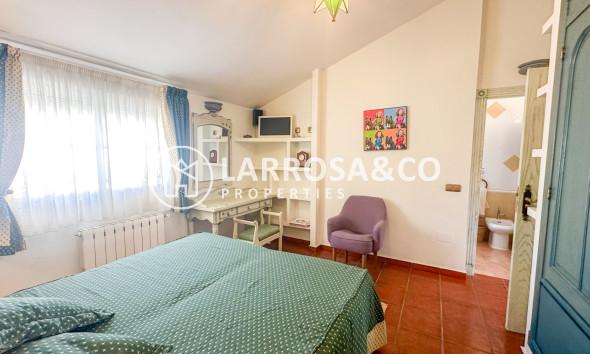 Resale - Detached House/Villa - La Mata - Costa Blanca