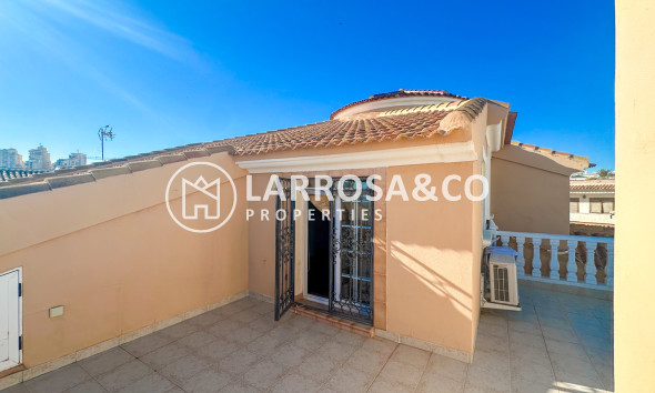 Resale - Detached House/Villa - La Mata - Costa Blanca