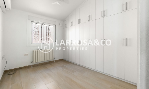 Resale - Detached House/Villa - Torre de La Horadada - Costa Blanca