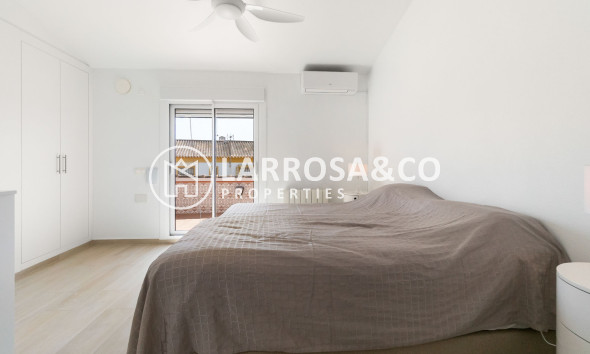 Resale - Detached House/Villa - Torre de La Horadada - Costa Blanca