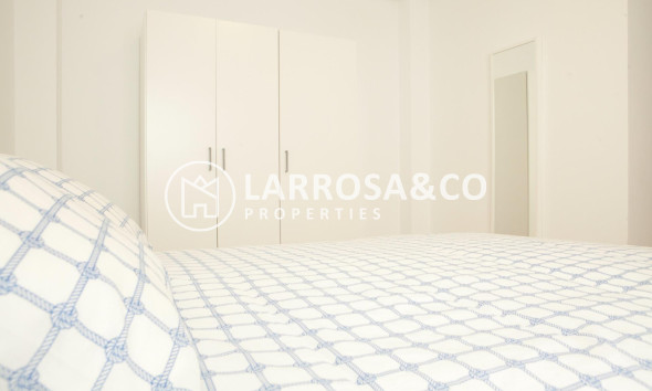 Resale - Apartment - Santa Pola - Centro