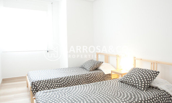 Resale - Apartment - Santa Pola - Centro