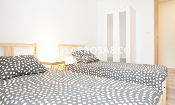 Resale - Apartment - Santa Pola - Centro