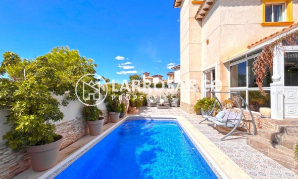 Resale - Detached House/Villa - La Zenia - Costa Blanca