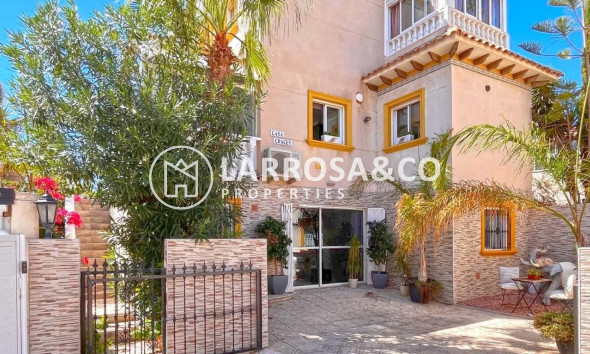 Resale - Detached House/Villa - La Zenia - Costa Blanca