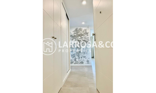 Resale - Apartment - Dehesa de Campoamor - Costa Blanca