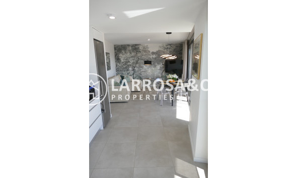 Resale - Apartment - Dehesa de Campoamor - Costa Blanca