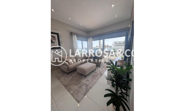 Resale - Detached House/Villa - Villamartin - Costa Blanca