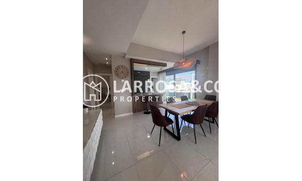 Resale - Detached House/Villa - Villamartin - Costa Blanca