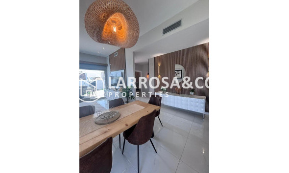 Resale - Detached House/Villa - Villamartin - Costa Blanca