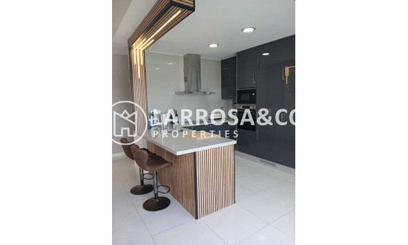Resale - Detached House/Villa - Villamartin - Costa Blanca