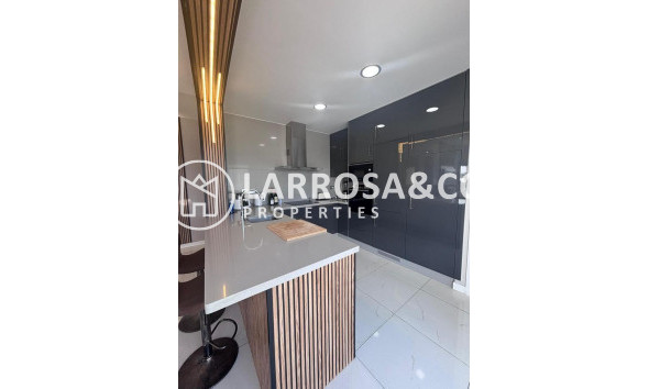 Resale - Detached House/Villa - Villamartin - Costa Blanca