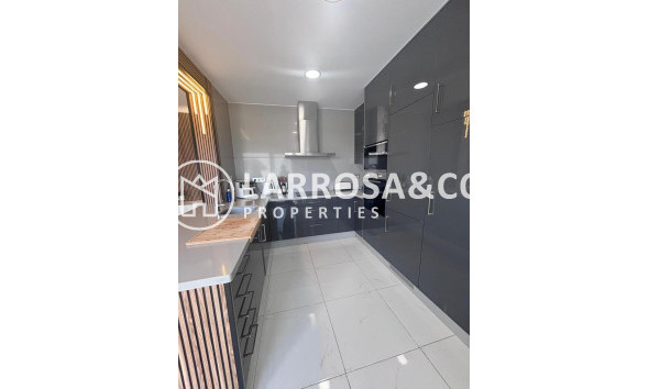 Resale - Detached House/Villa - Villamartin - Costa Blanca