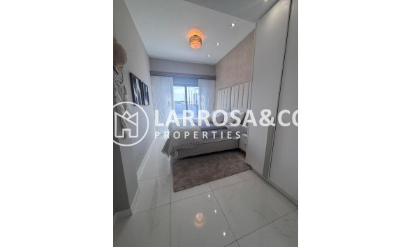 Resale - Detached House/Villa - Villamartin - Costa Blanca