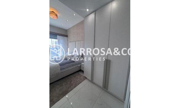 Resale - Detached House/Villa - Villamartin - Costa Blanca