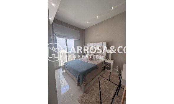 Resale - Detached House/Villa - Villamartin - Costa Blanca