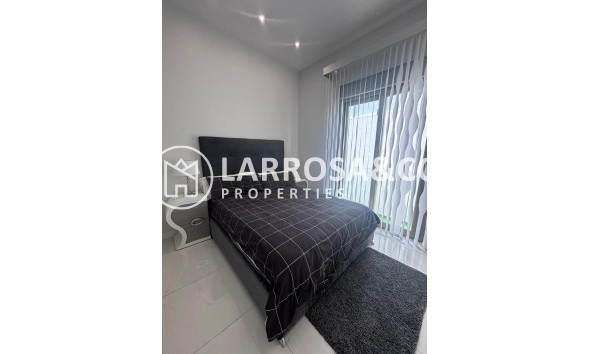 Resale - Detached House/Villa - Villamartin - Costa Blanca