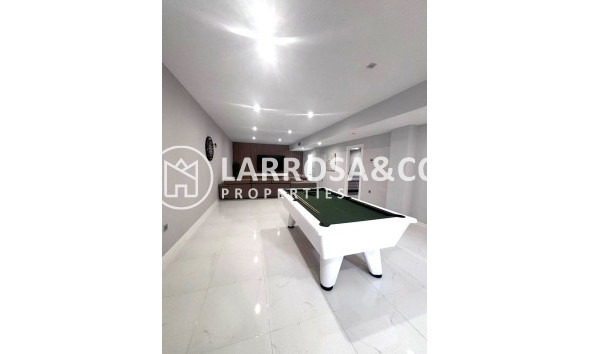 Resale - Detached House/Villa - Villamartin - Costa Blanca
