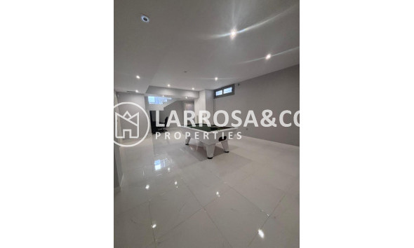 Resale - Detached House/Villa - Villamartin - Costa Blanca