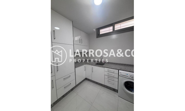 Resale - Detached House/Villa - Villamartin - Costa Blanca