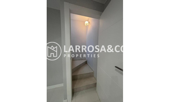 Resale - Detached House/Villa - Villamartin - Costa Blanca