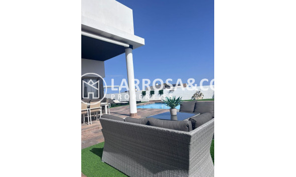 Resale - Detached House/Villa - Villamartin - Costa Blanca