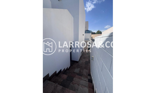 Resale - Detached House/Villa - Villamartin - Costa Blanca