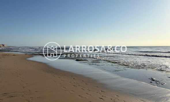 Resale - Apartment - Torrevieja - La Mata