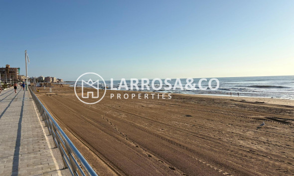 Resale - Apartment - Torrevieja - La Mata