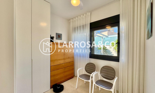 Resale - Detached House/Villa - San Miguel de Salinas - Bellavista