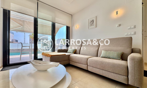 Resale - Detached House/Villa - San Miguel de Salinas - Bellavista