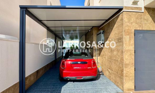 Resale - Detached House/Villa - San Miguel de Salinas - Bellavista