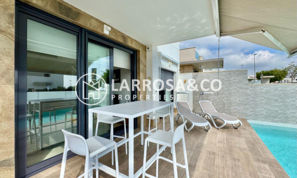 Resale - Detached House/Villa - San Miguel de Salinas - Bellavista