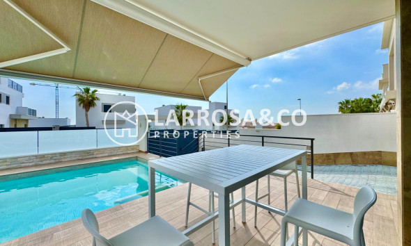 Resale - Detached House/Villa - San Miguel de Salinas - Bellavista