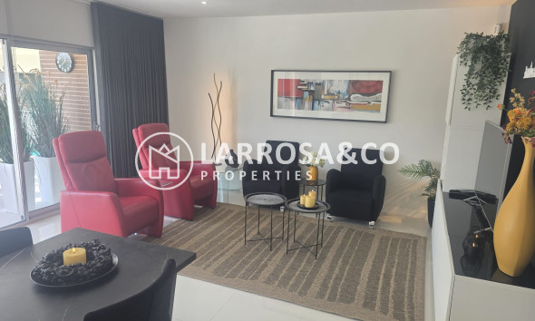 Resale - Apartment - Villamartin - Costa Blanca