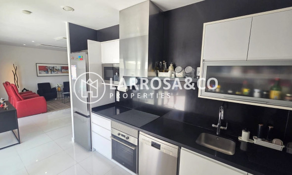 Resale - Apartment - Villamartin - Costa Blanca