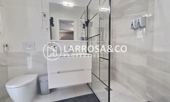 Resale - Apartment - Villamartin - Costa Blanca