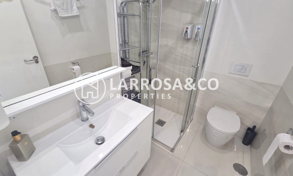 Resale - Apartment - Villamartin - Costa Blanca