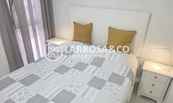 Resale - Apartment - Villamartin - Costa Blanca